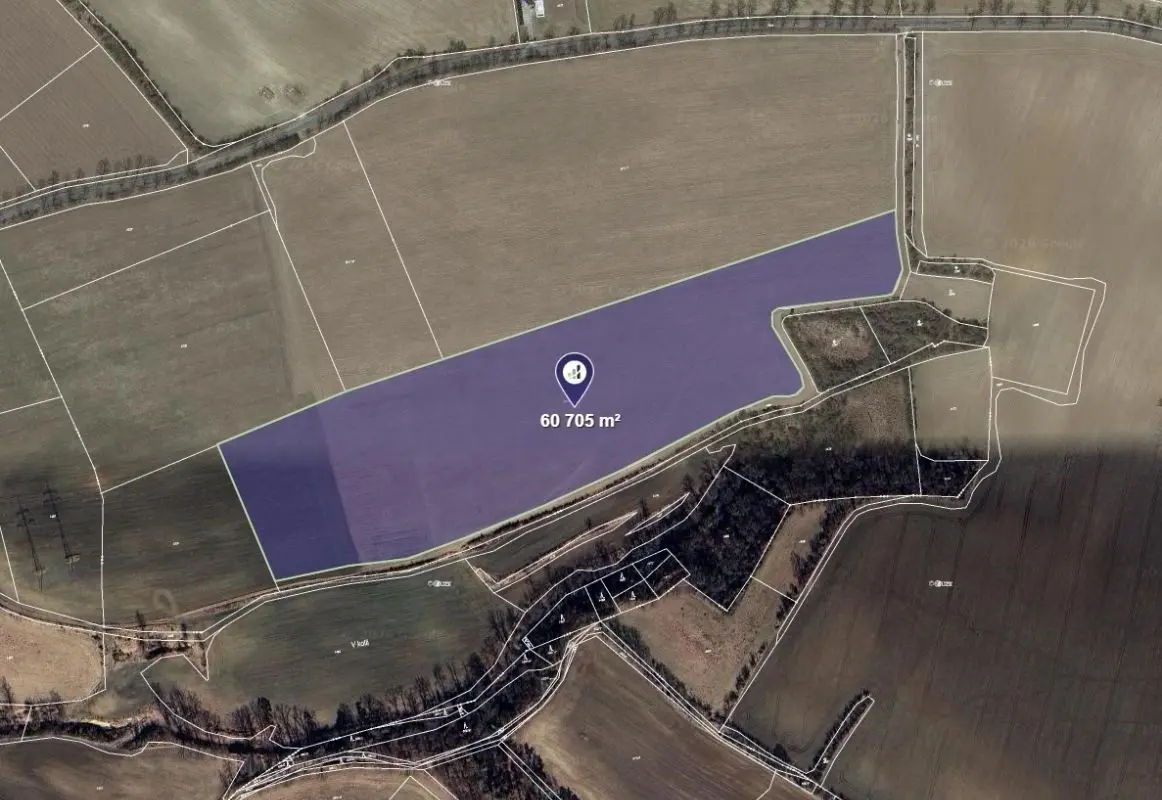 Prodej pozemku 30353 m², Strážnice u Mělníka · Vysoká