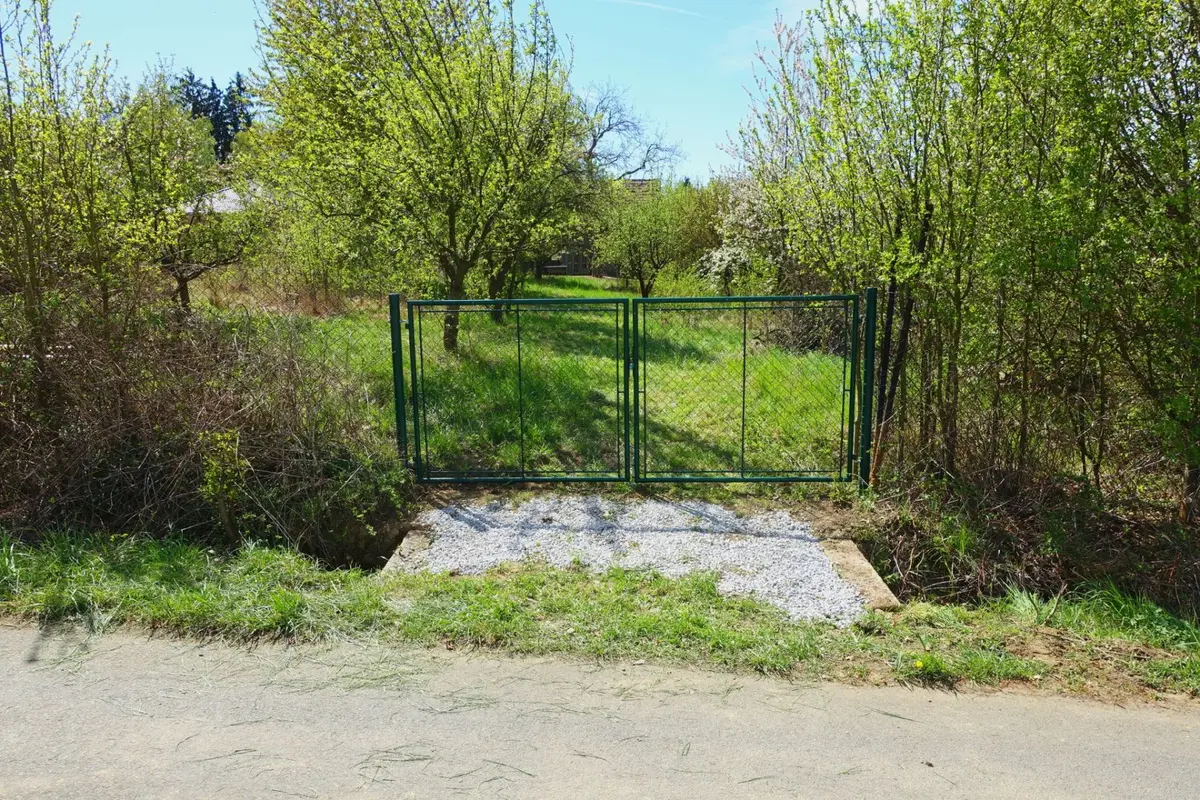 Prodej pozemku 801 m², Kytínská · Svinaře