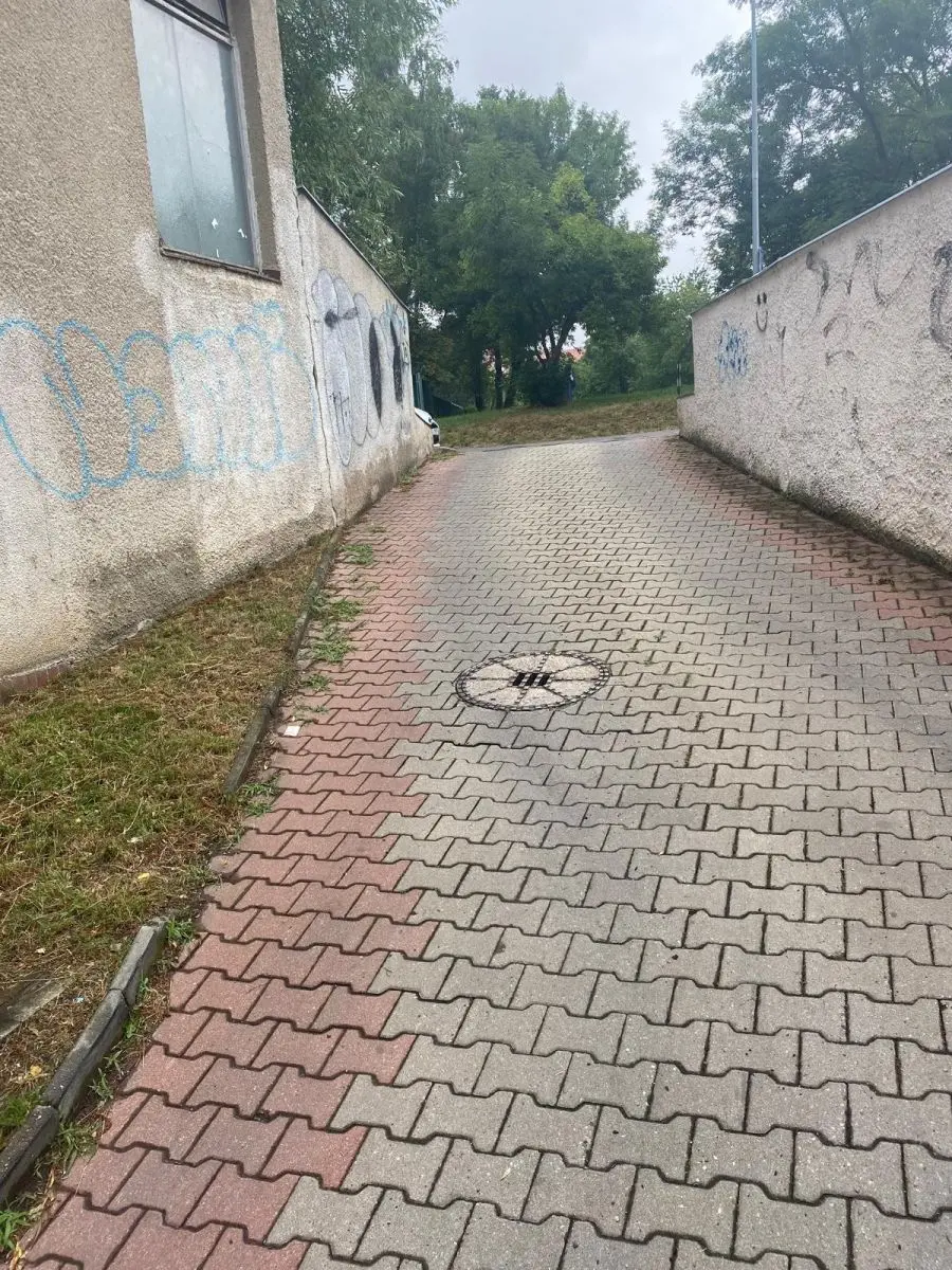 Prodej garáže 16 m², Praha - Strašnice