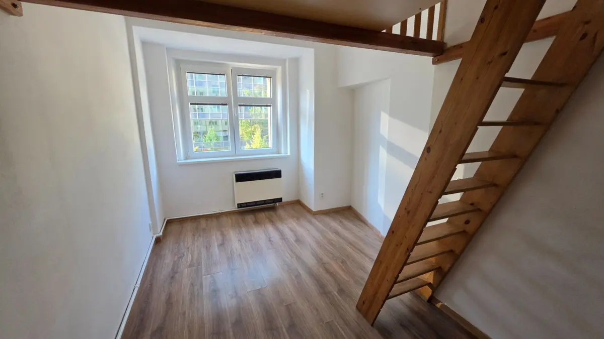 Pronájem bytu 2+kk 42 m², Vrchlického · Košíře