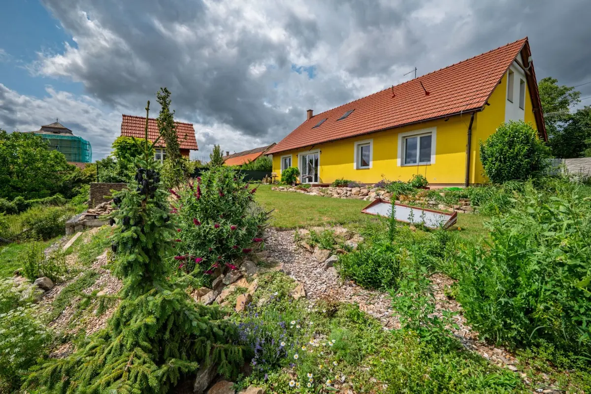 Prodej domu 240 m², Hradenín · Plaňany