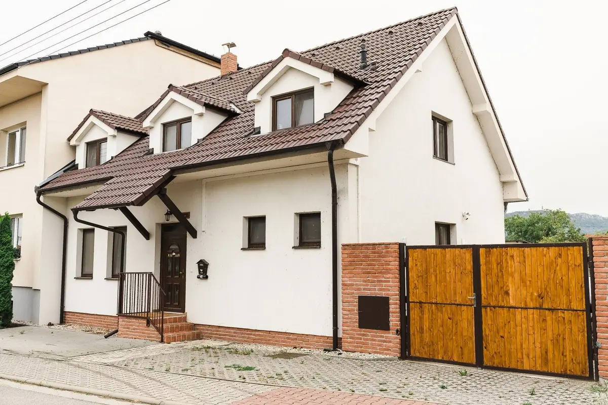 Prodej domu 178 m², Polní · Strachotín