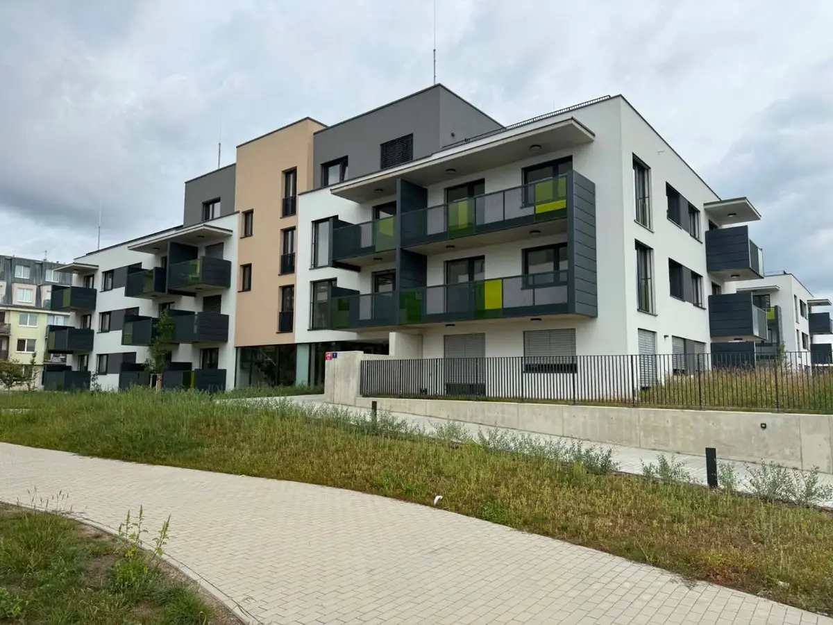 Pronájem garáže 12 m², Nebřenická · Chodov
