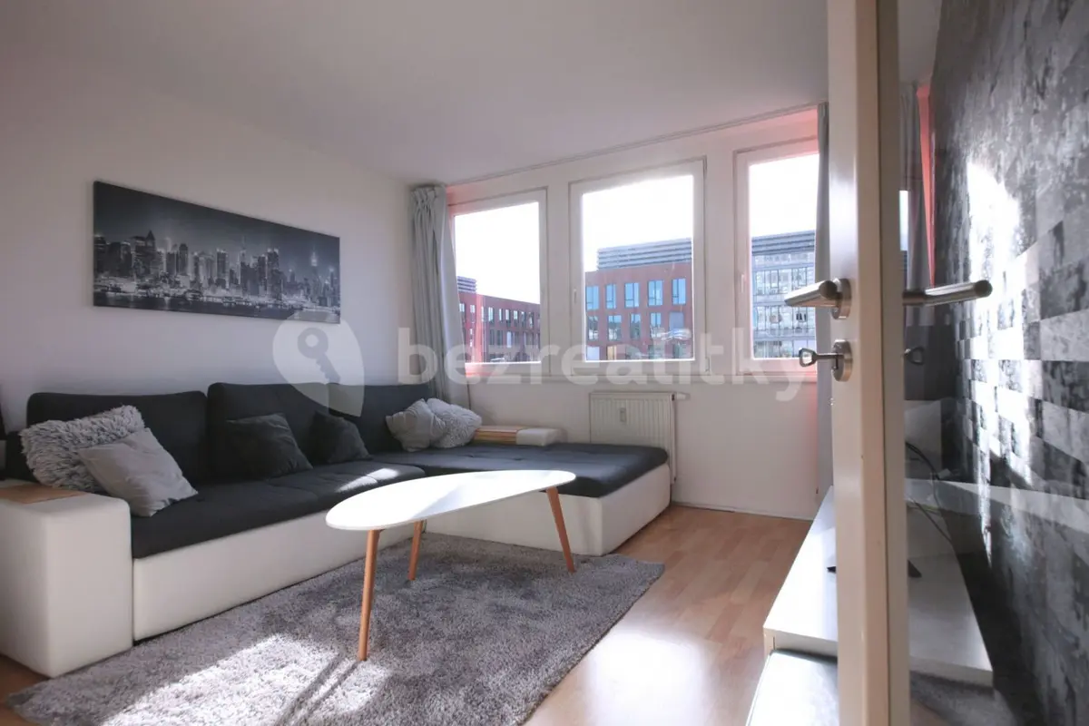Pronájem bytu 2+1 46 m², Molákova · Karlín
