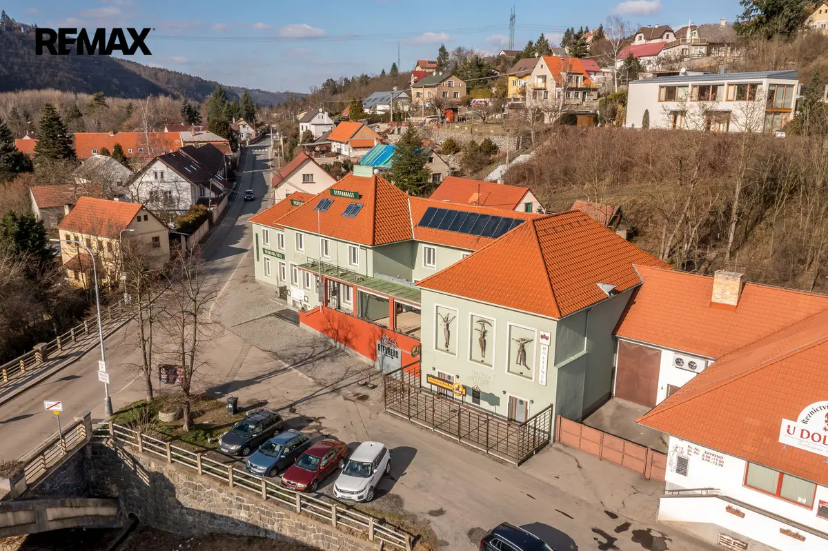 Prodej komerčního prostoru 1200 m², Benešovská · Hradištko pod Medníkem · Hradištko