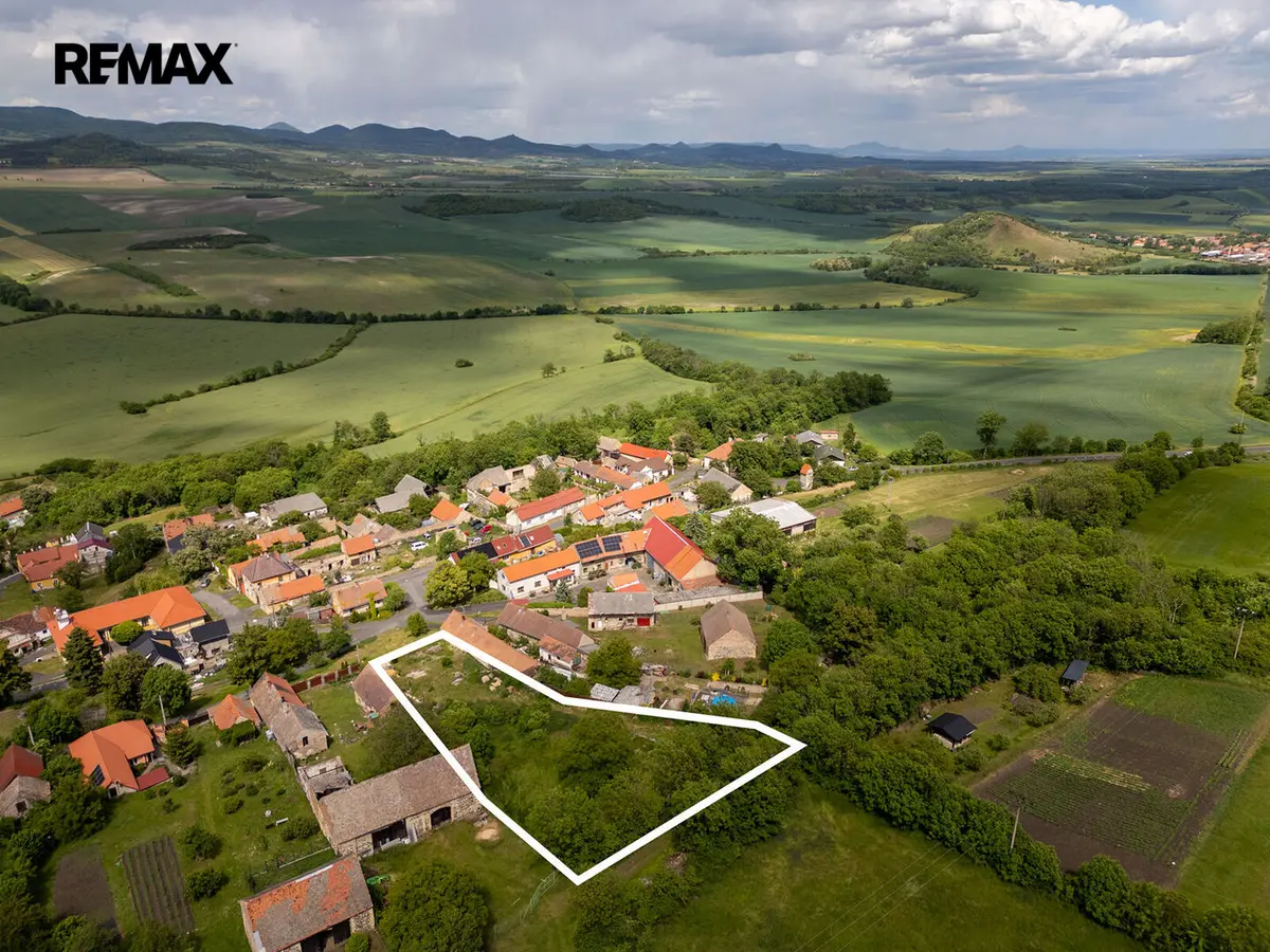 Prodej pozemku 2061 m², Chožov – část obce Mnichovský Týnec