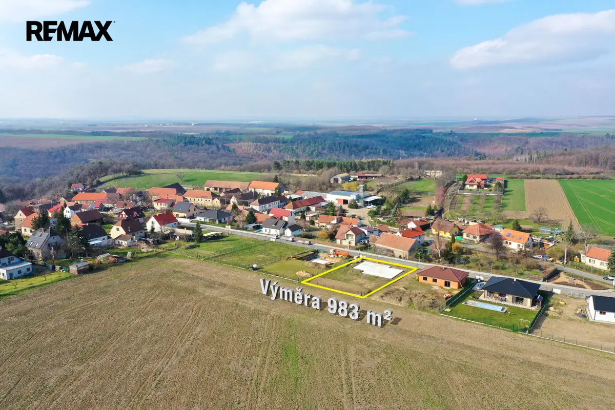 Prodej pozemku 983 m², Zákolany – část obce Trněný Újezd u Zákolan
