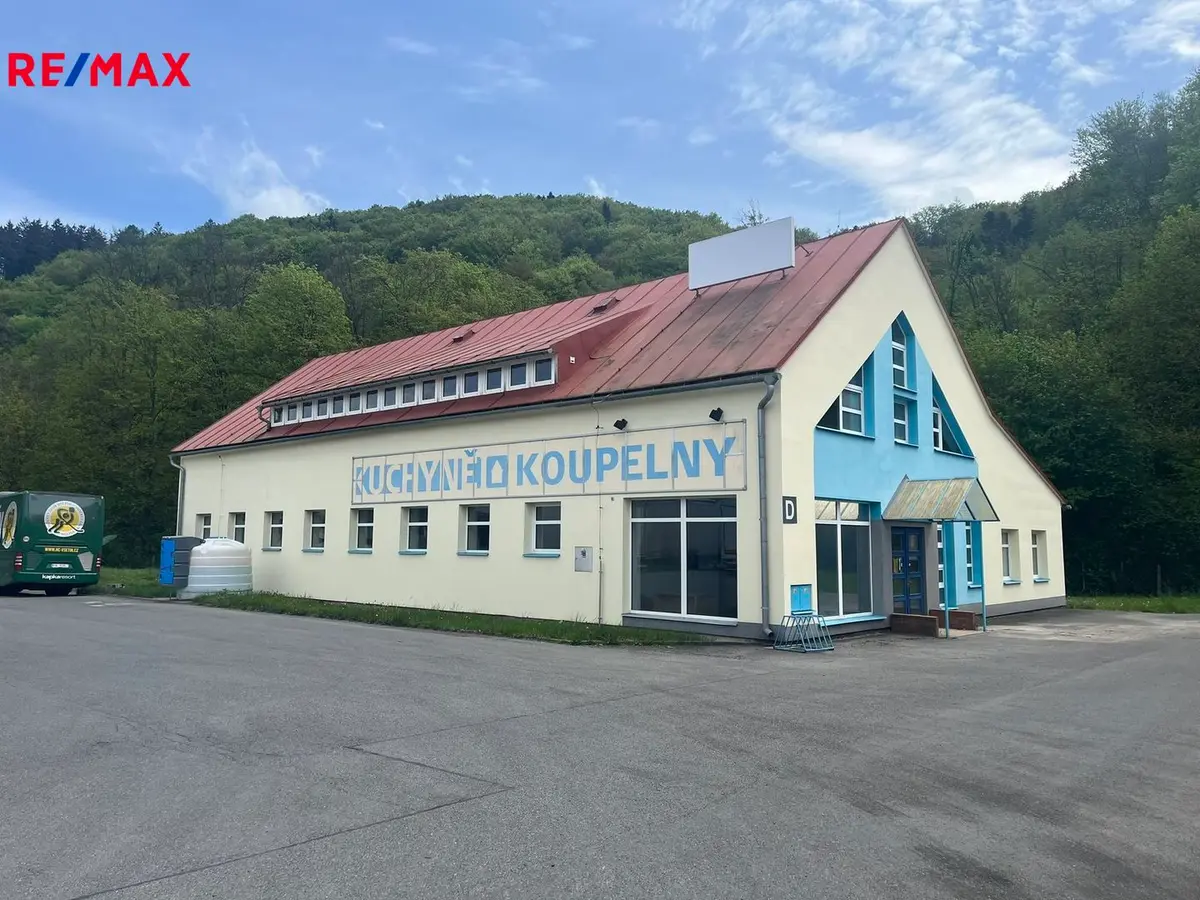 Pronájem komerčního prostoru 555 m², Rokytnice · Rokytnice u Vsetína · Vsetín