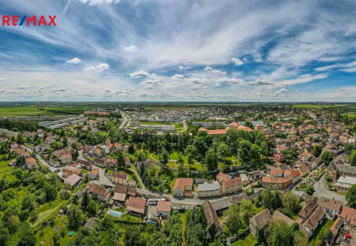 Prodej pozemku 9806 m², Buštěhrad · okres Kladno