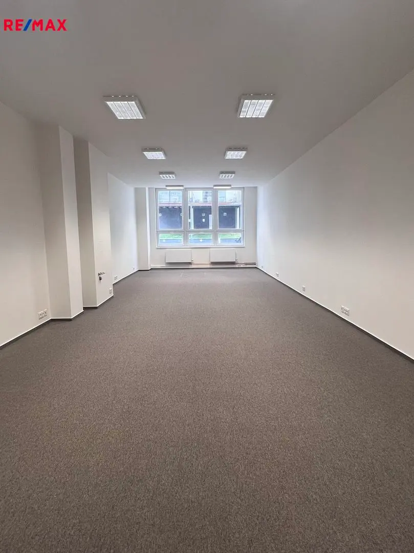 Pronájem komerčního prostoru 58 m², Rosice u Brna · Rosice