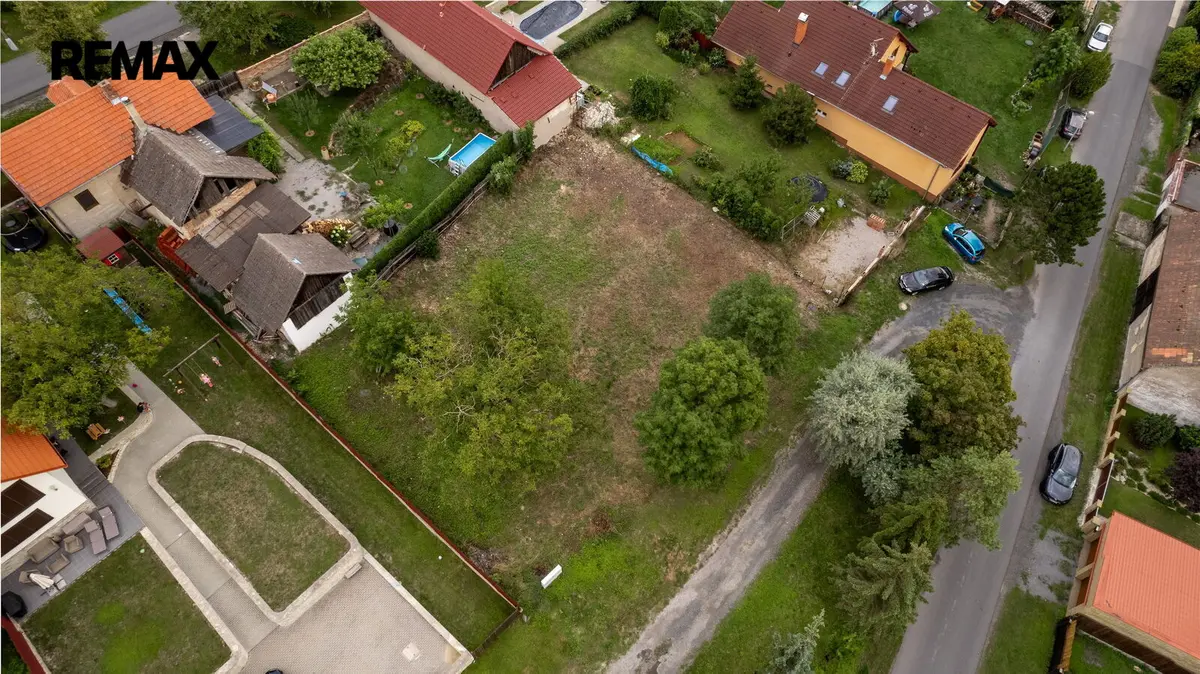 Prodej pozemku 825 m², Hradčany – část obce Hradčany u Žehuně