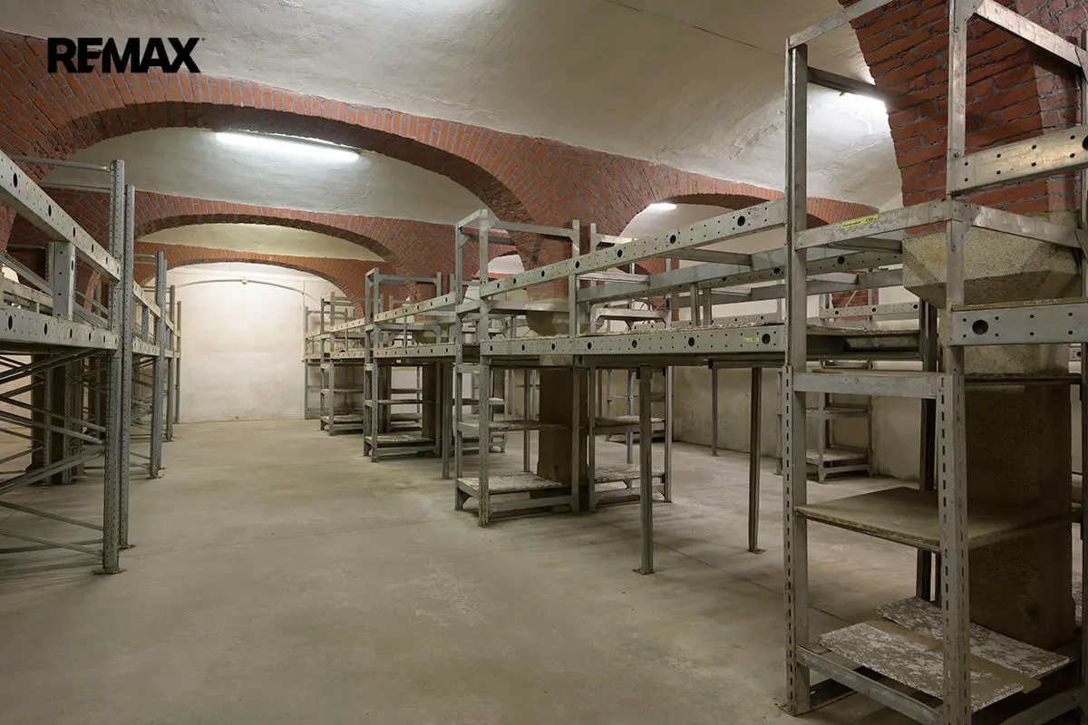 Prodej komerčního prostoru 606 m², Protivín – část obce