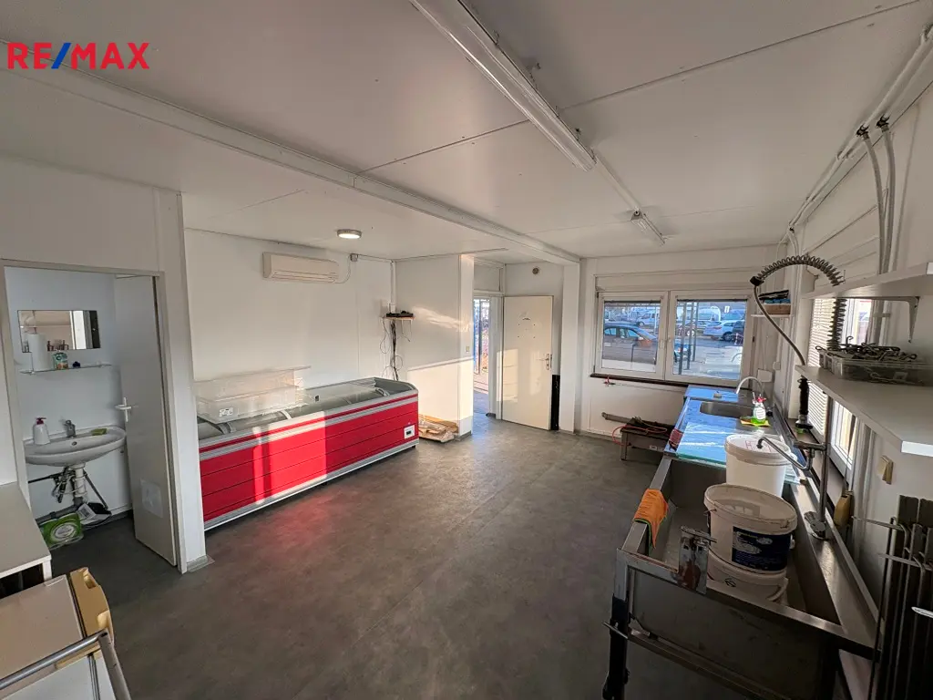 Pronájem komerčního prostoru 150 m², Břeclav · okres Břeclav