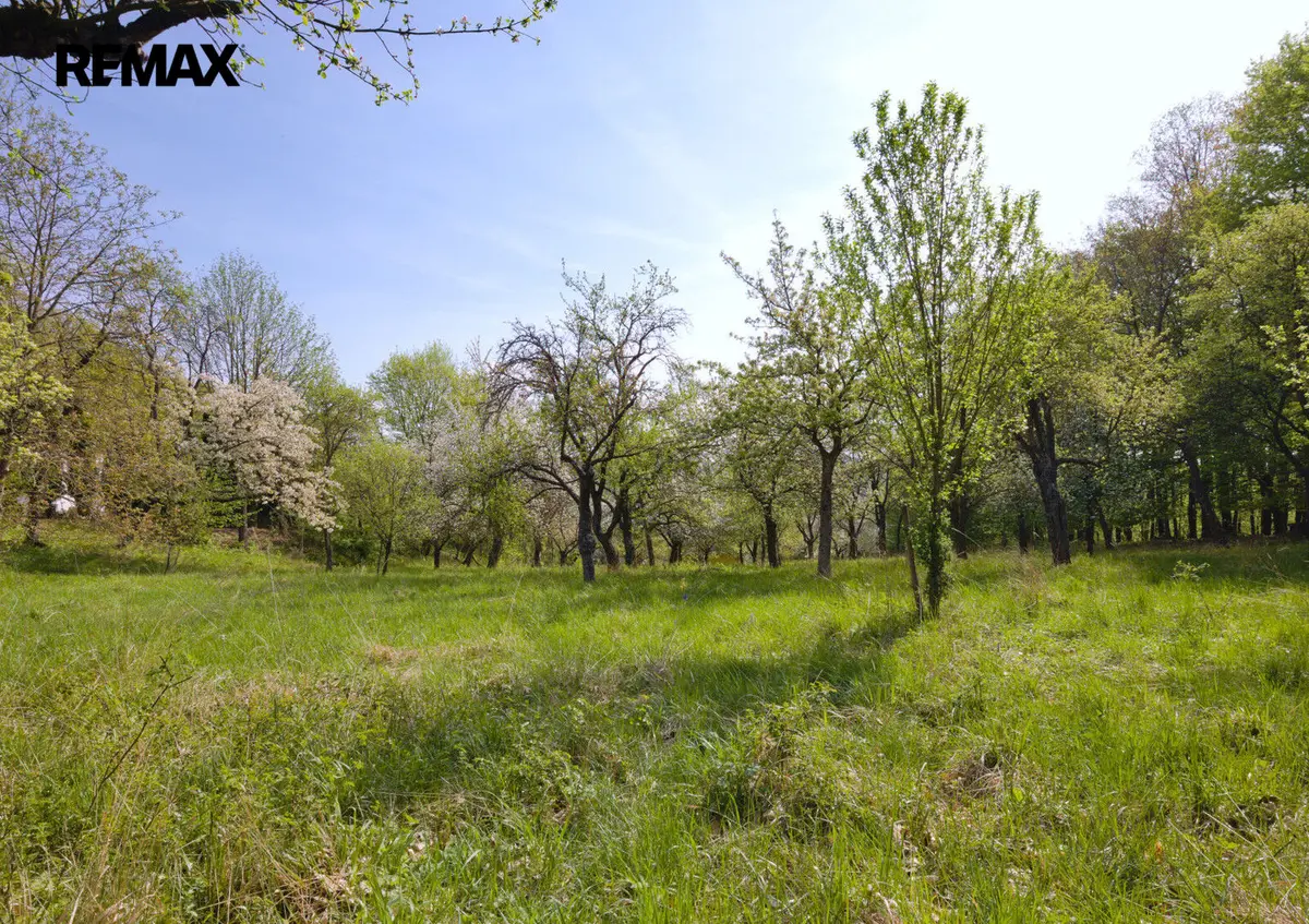 Prodej pozemku 1697 m², Březnice – část obce Březnice u Zlína