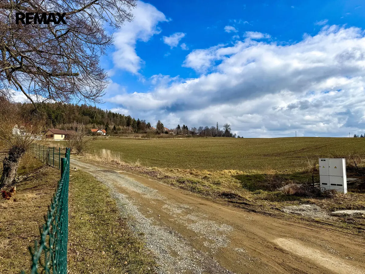Prodej pozemku 4190 m², Kladruby – část obce Kladruby u Vlašimi