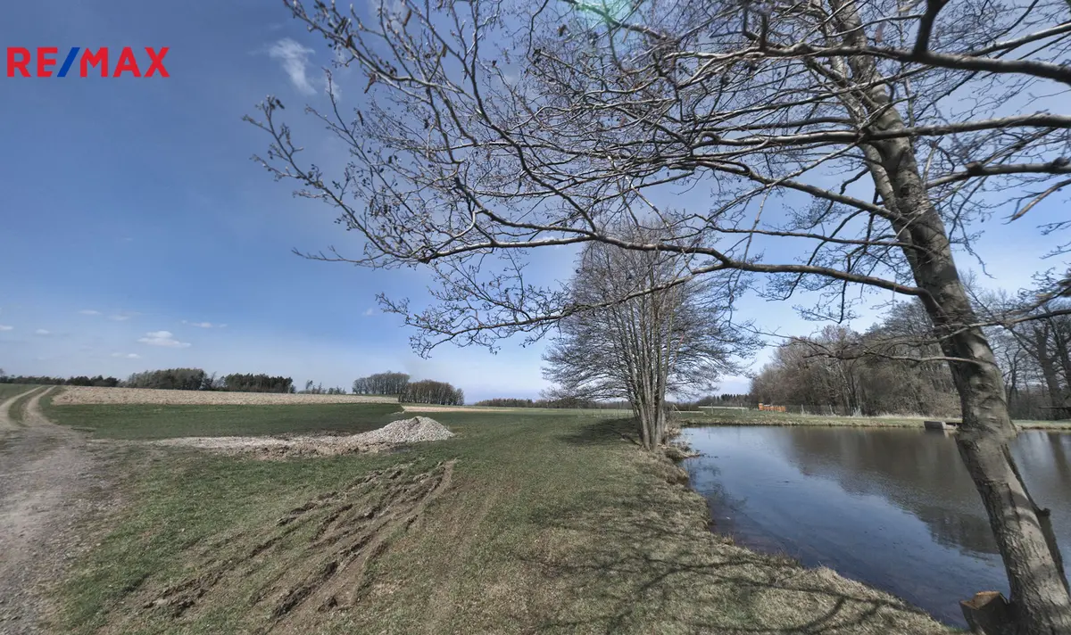 Prodej pozemku 9548 m², Hošťalovice · okres Chrudim
