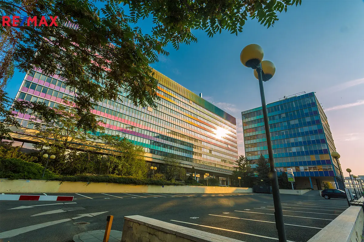 Pronájem komerčního prostoru 121 m², Kodaňská · Vršovice