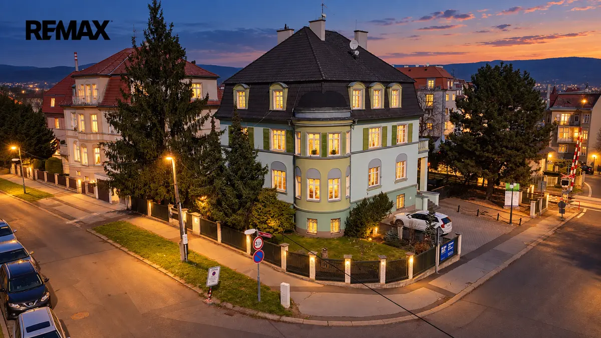 Prodej komerčního prostoru 730 m², Pařížská · Teplice