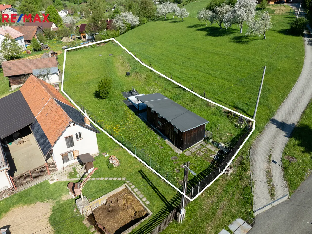 Prodej pozemku 1654 m², Liptál · okres Vsetín