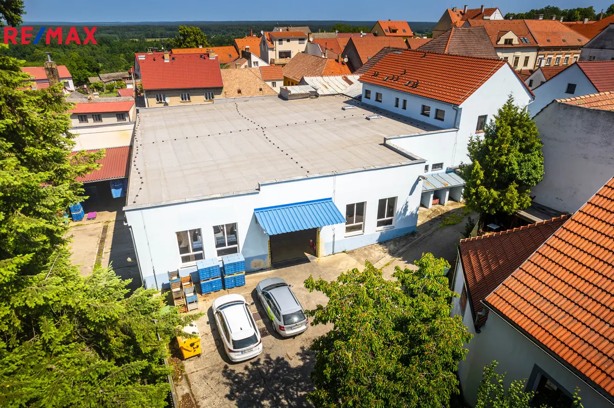 Prodej komerčního prostoru 2788 m², Údolská · Nové Hrady