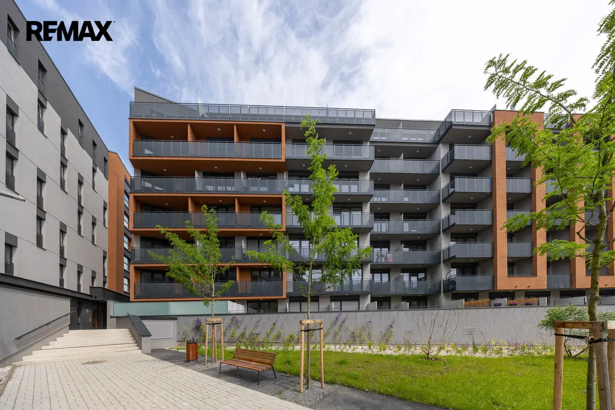 Prodej bytu 1+kk 33 m², Výstavní · Háje