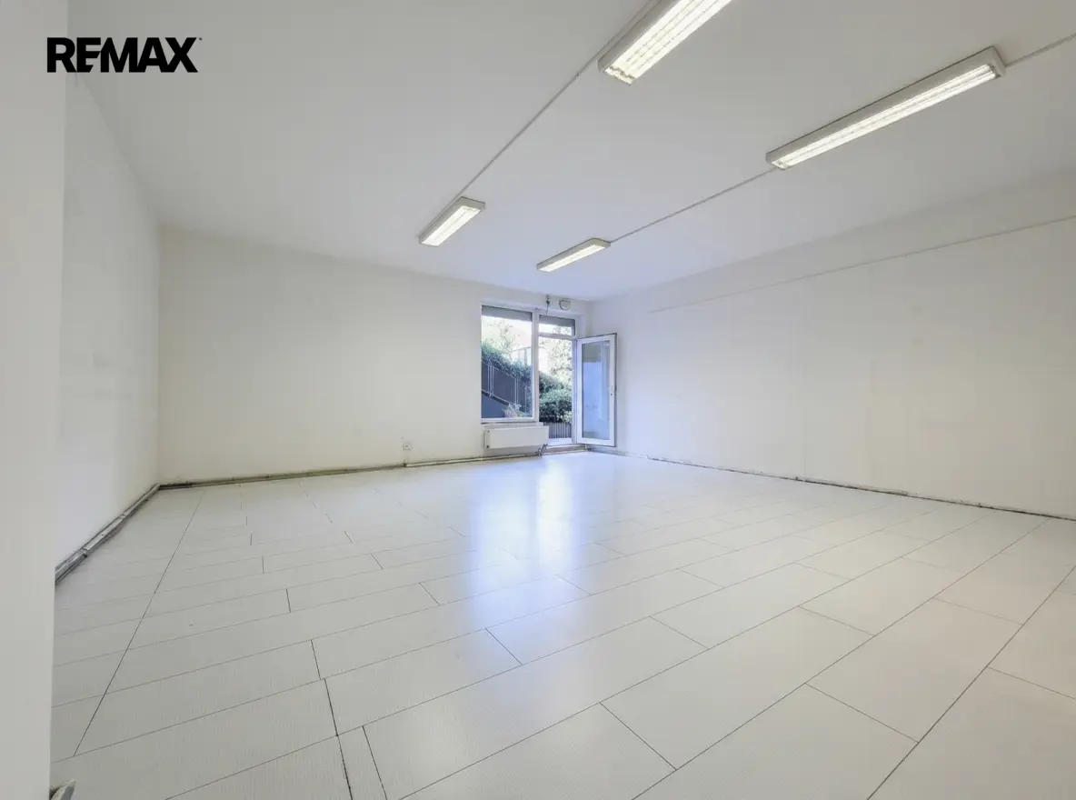 Prodej komerčního prostoru 62 m², Pod školou · Košíře