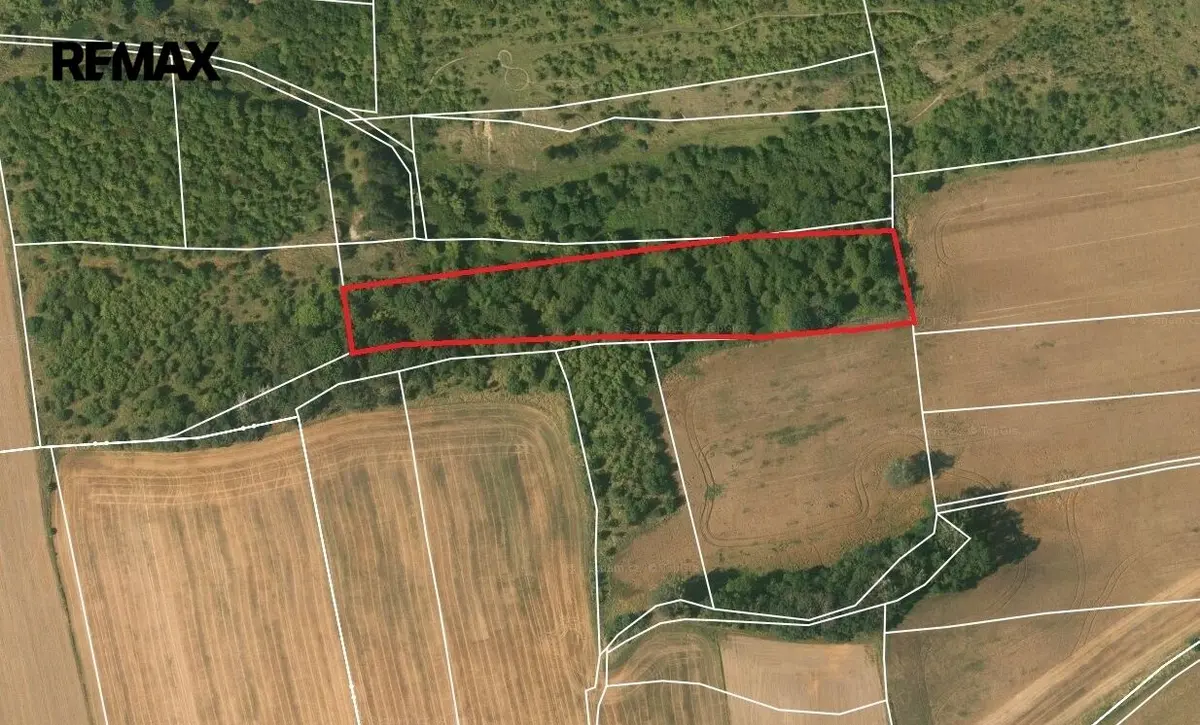 Prodej pozemku 14213 m², Slaný · okres Kladno