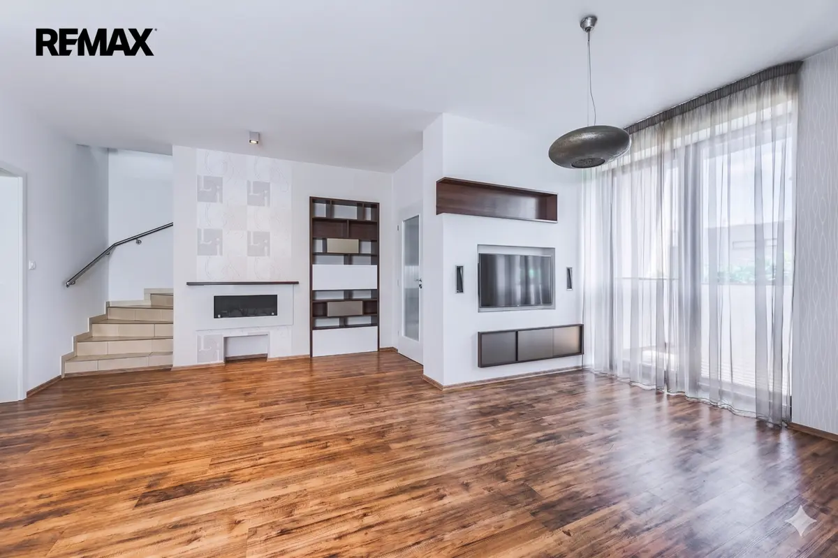 Prodej domu 202 m², Lipoltická · Vinoř