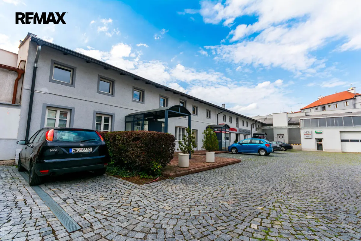 Pronájem komerčního prostoru 206 m², třída Karla IV. · Střed města · Hradec Králové