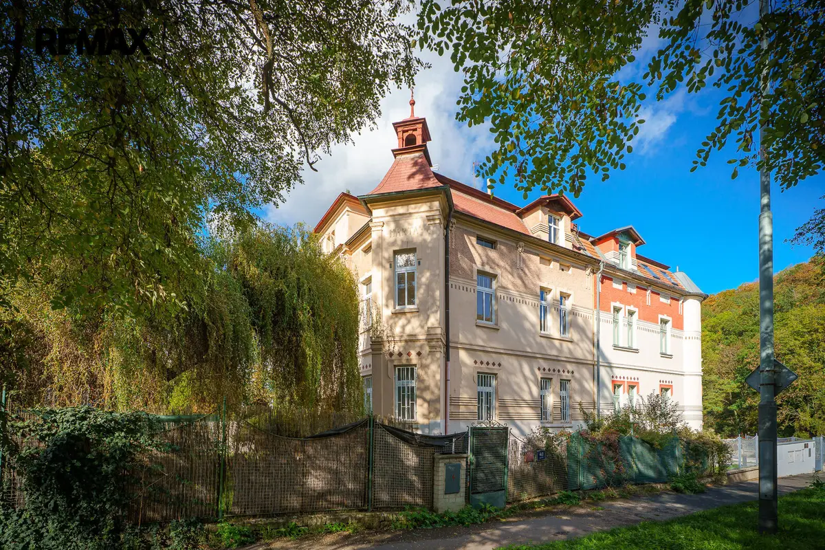 Prodej komerčního prostoru 361 m², U Vojanky · Košíře