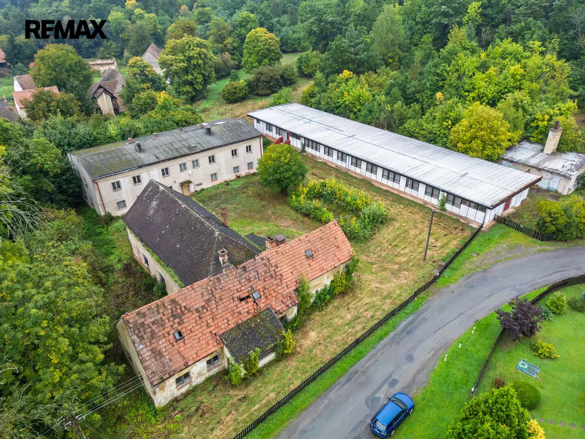 Prodej komerčního prostoru 500 m², Vlkov u Rakovníka · Děkov