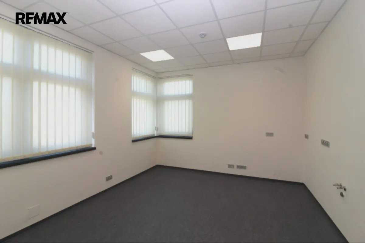 Pronájem komerčního prostoru 20 m², Náchodská · Horní Počernice