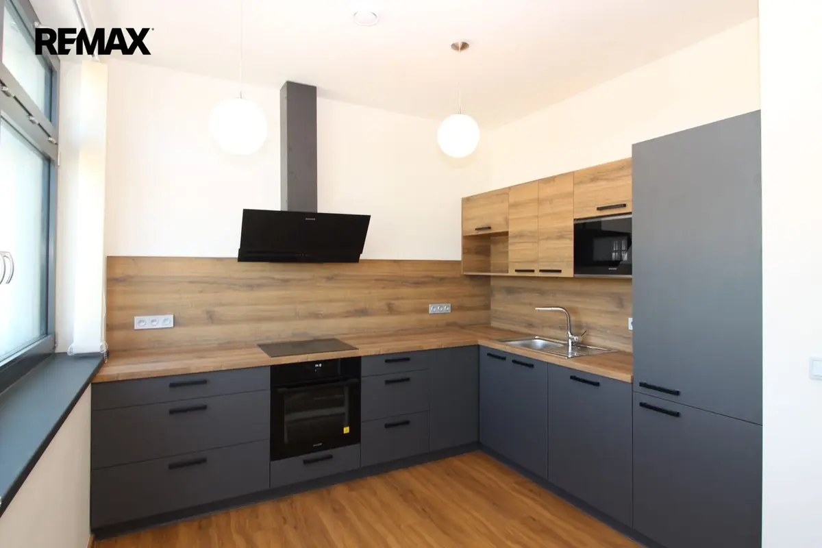 Pronájem bytu 3+kk 86 m², Náchodská · Horní Počernice