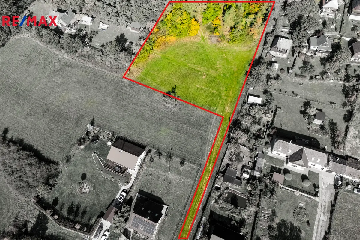Prodej pozemku 4000 m², Lážovice · okres Beroun