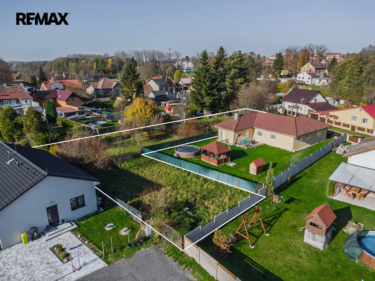 Prodej pozemku 1424 m², Byšice · okres Mělník