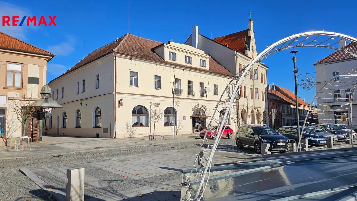 Prodej komerčního prostoru 815 m², Mírové náměstí · Horažďovice