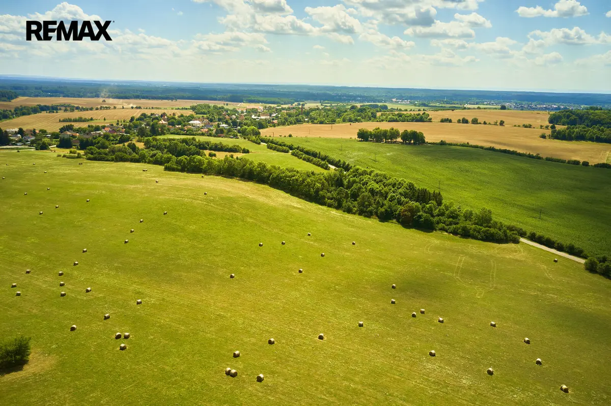 Prodej pozemku 46475 m², Jeníkovice · okres Hradec Králové