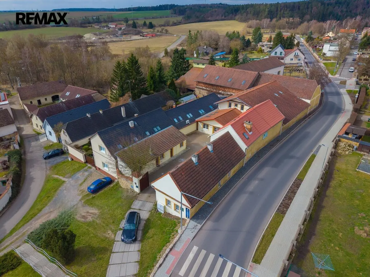 Pronájem komerčního prostoru 4300 m², Doksy u Kladna · Doksy