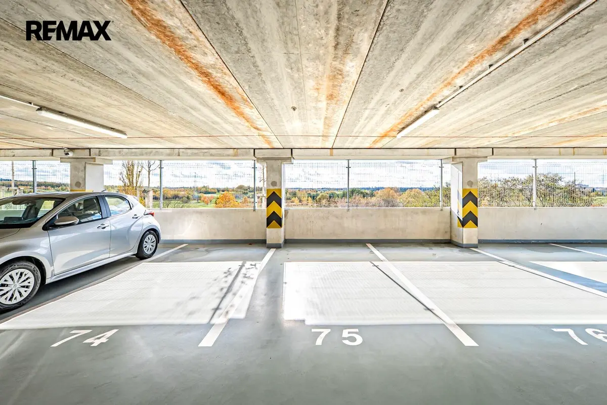 Pronájem garáže 12 m², Bryksova · Černý Most