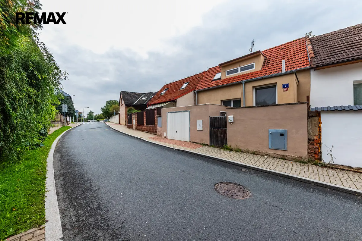 Prodej domu 78 m², V kuťatech · Uhříněves
