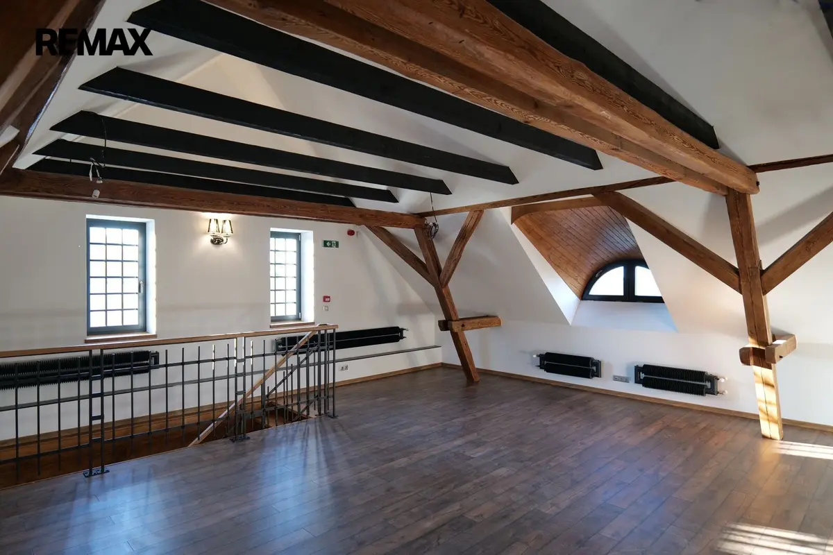 Pronájem komerčního prostoru 258 m², Božkovice · Bystřice