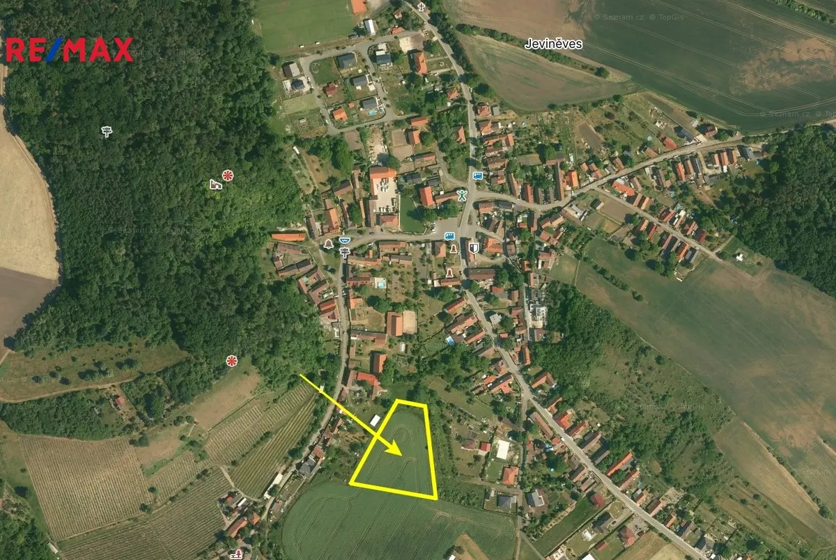 Prodej pozemku 7274 m², Jeviněves · okres Mělník
