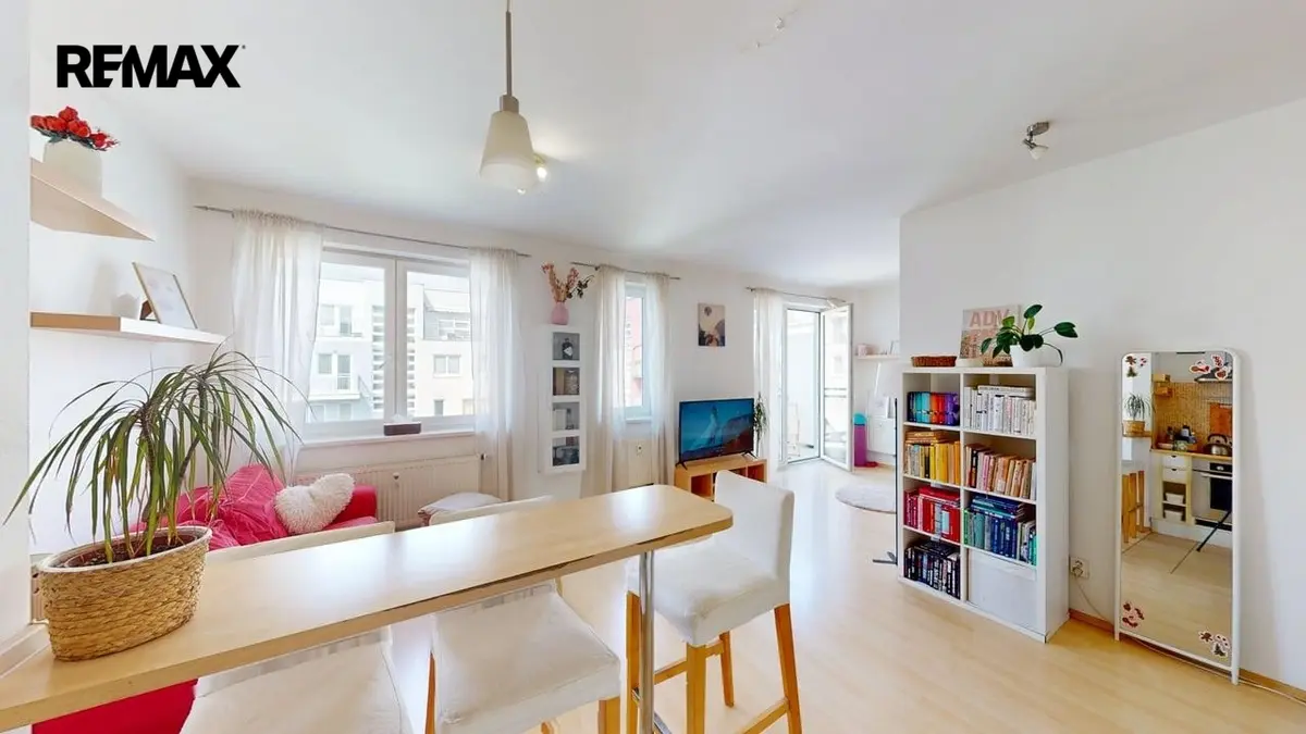 Prodej bytu 1+kk 43 m², Elektrárenská · Michle
