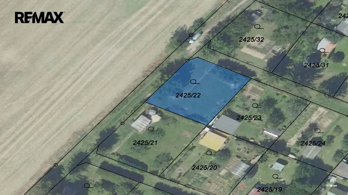 Prodej pozemku 392 m², Kolín · okres Kolín