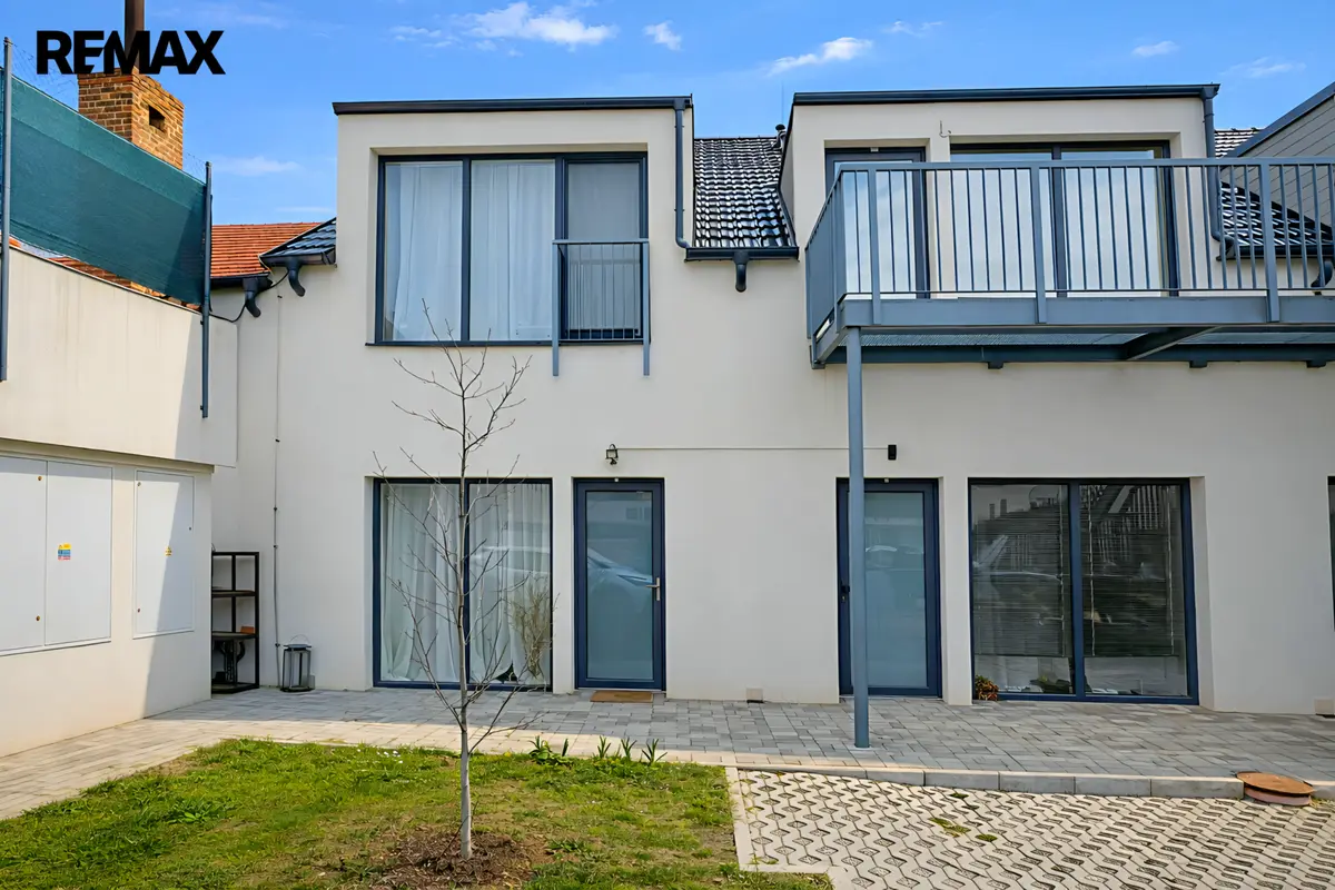 Prodej bytu 3+kk 101 m², Zlončice · okres Mělník