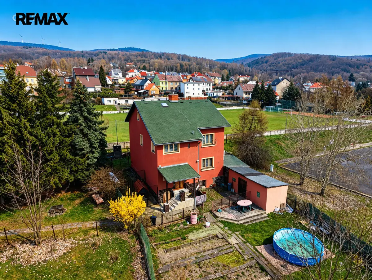 Prodej domu 160 m², Teplická · Hrob