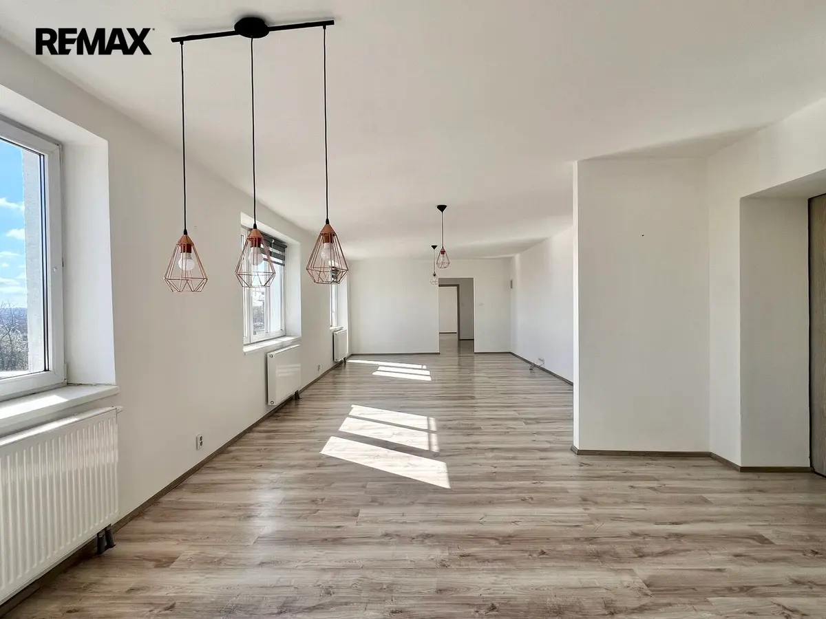 Prodej bytu 4+1 200 m², Budovatelů · Jirkov