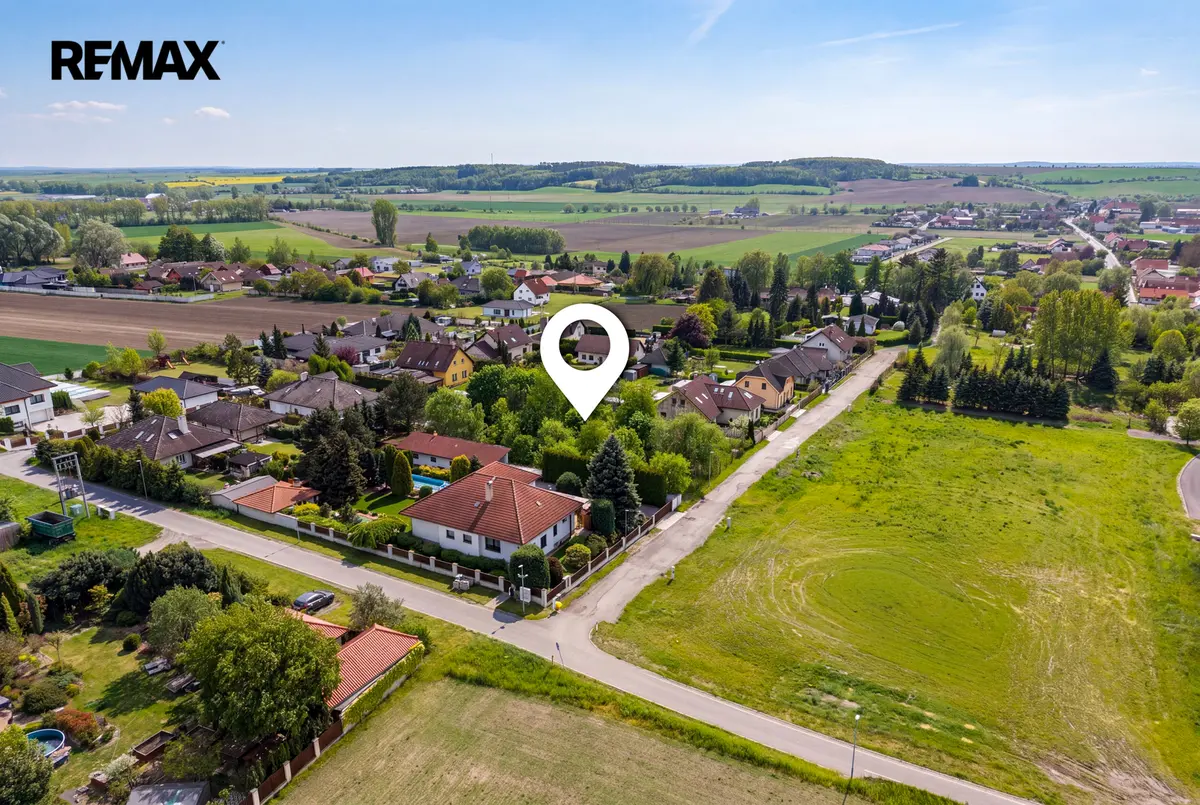 Prodej pozemku 1530 m², Malý Újezd – část obce Jelenice u Mělníka