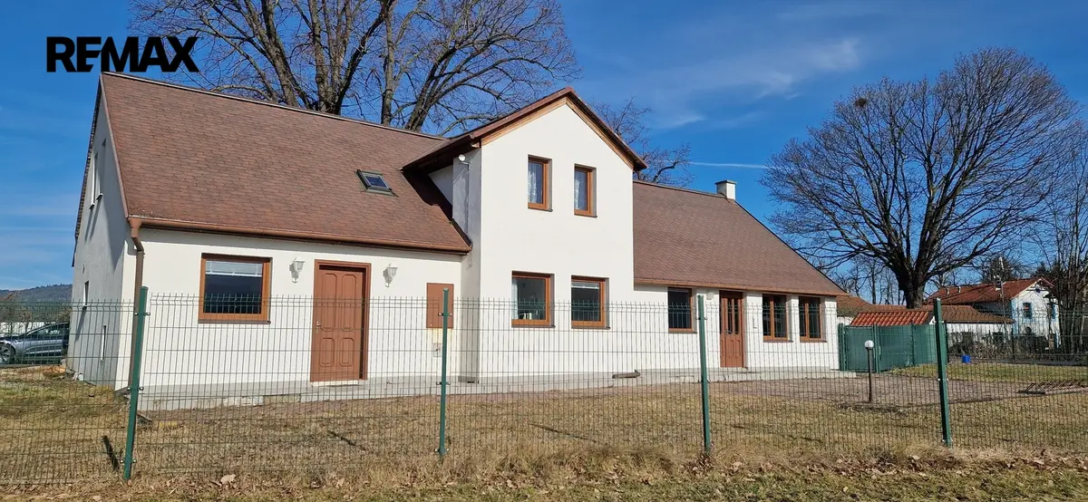 Prodej komerčního prostoru 260 m², Holubov