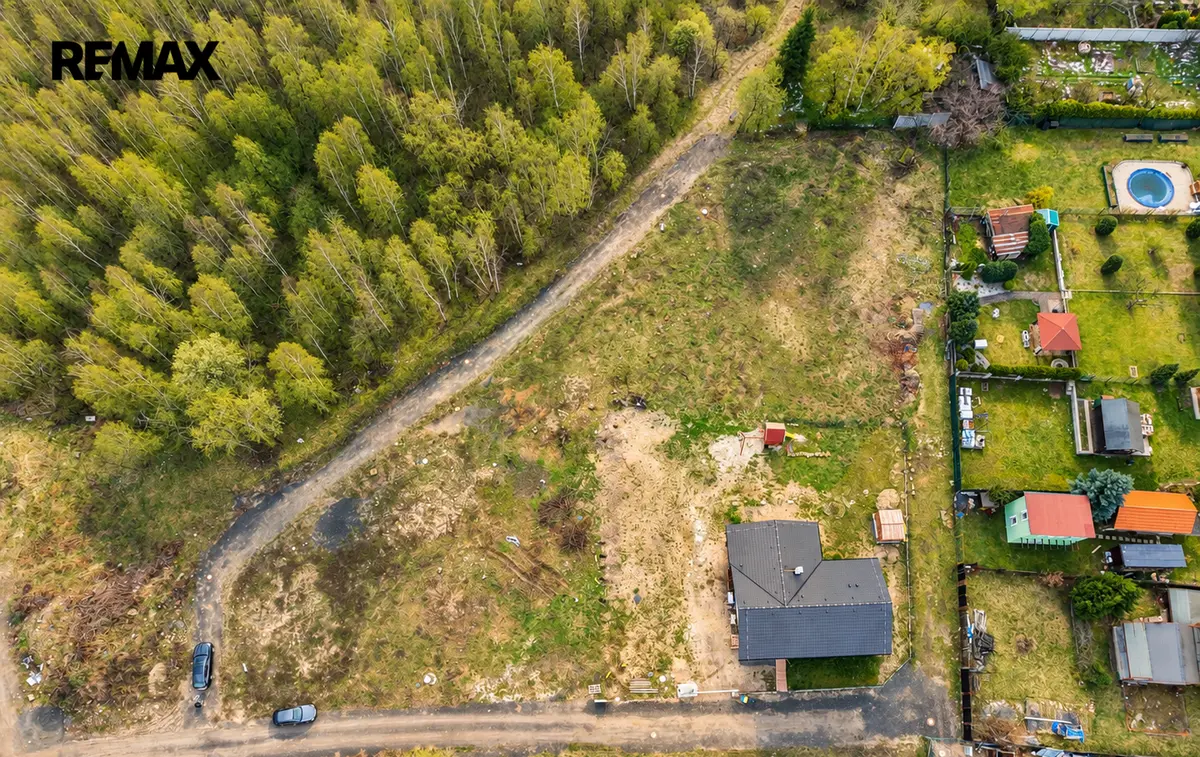 Prodej pozemku 838 m², Košťany